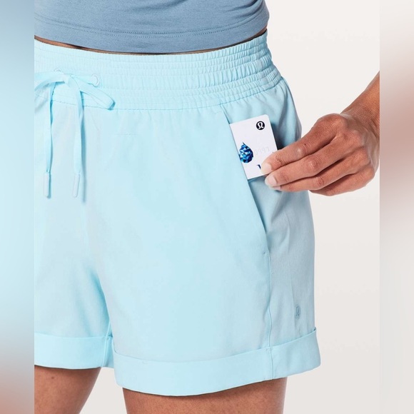 Lululemon Spring Break Away Short *4-way Stretch 3"
Blue Glow Sz 4 - Picture 7 of 12